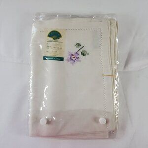 VTG Peking Handcrafts 18" Cotton Napkins Set Of 4 With Embroidery 100% Cotton